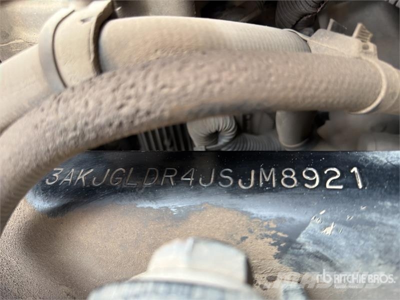 Freightliner Cascadia 125 6x4 Tractocamion con Dormitorio / T/A Седельные тягачи