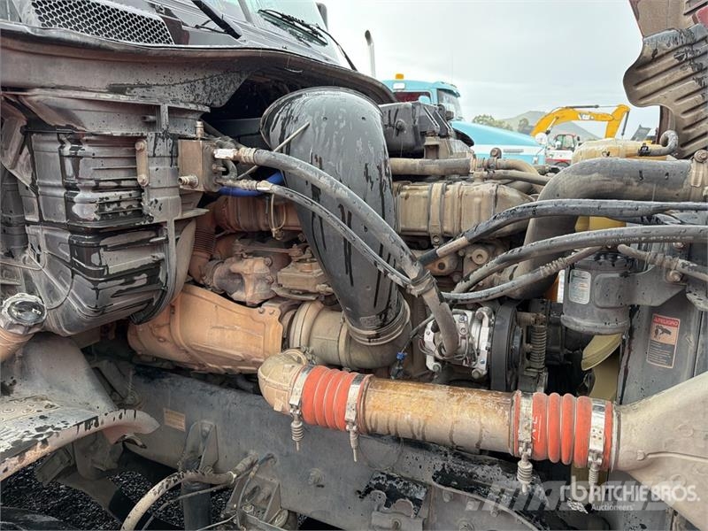 Freightliner Cascadia 125 6x4 Tractocamion con Dormitorio / T/A Vilcēji