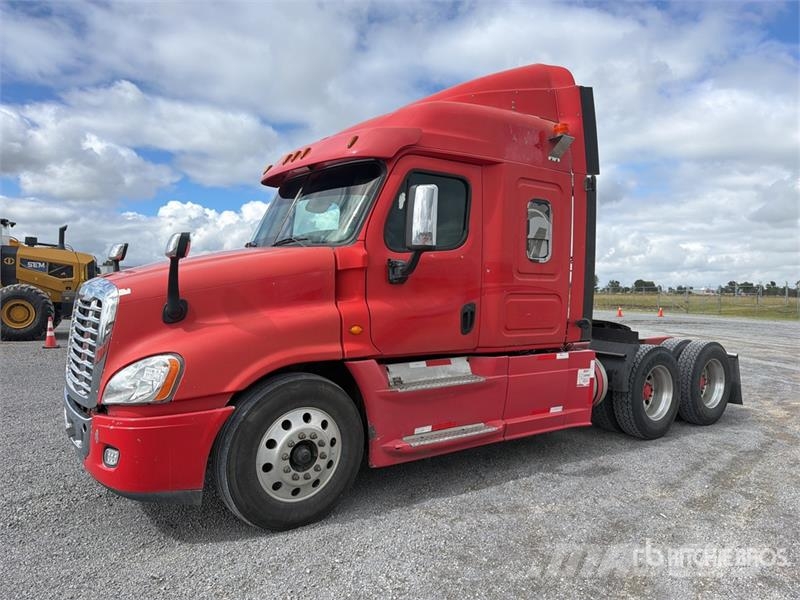 Freightliner Cascadia 125 6x4 Tractocamion con Dormitorio / T/A Tractor Units