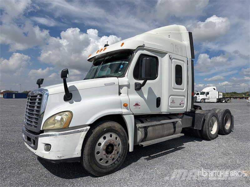Freightliner Cascadia 6x4 Tractocamion con Dormitorio / T/A Sle Tractor Units