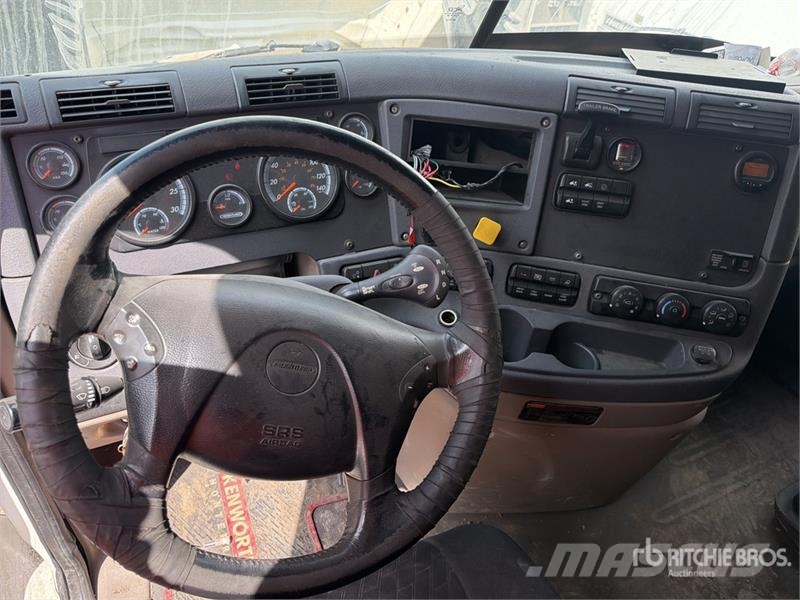 Freightliner Cascadia 125 6x2 Tractocamion con Dormitorio / T/A Cabezas tractoras