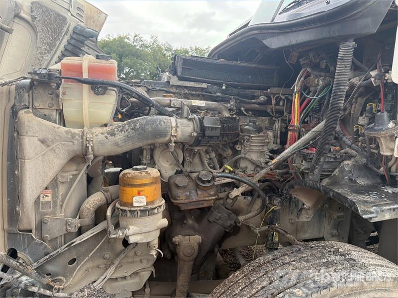 Freightliner Cascadia 125 6x4 Tractocamion con Dormitorio (INOP Traktorske jedinice