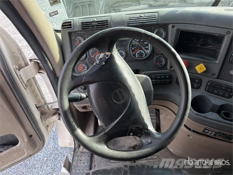 Freightliner Cascadia 125 6x4 Tractocamion con Dormitorio / T/A Sattelzugmaschinen
