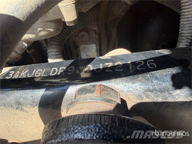 Freightliner Cascadia 125 6x4 Tractocamion con Dormitorio / T/A Cabezas tractoras