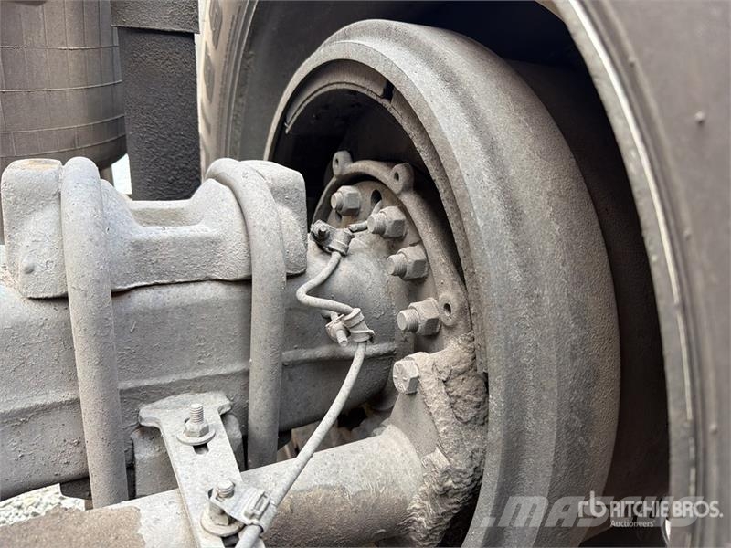 Freightliner Cascadia 125 6x4 Tractocamion con Dormitorio / T/A Sattelzugmaschinen