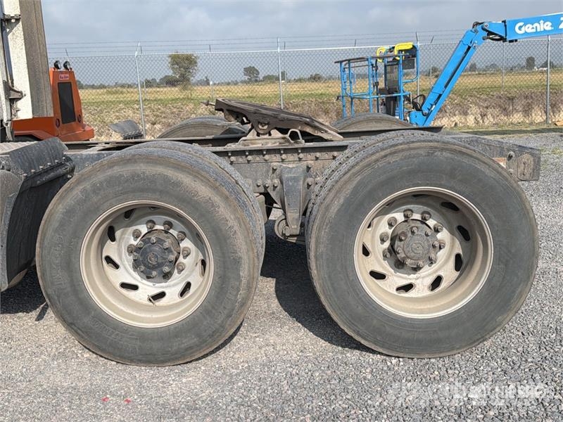 Freightliner Cascadia 125 6x4 Tractocamion con Dormitorio / T/A Sattelzugmaschinen