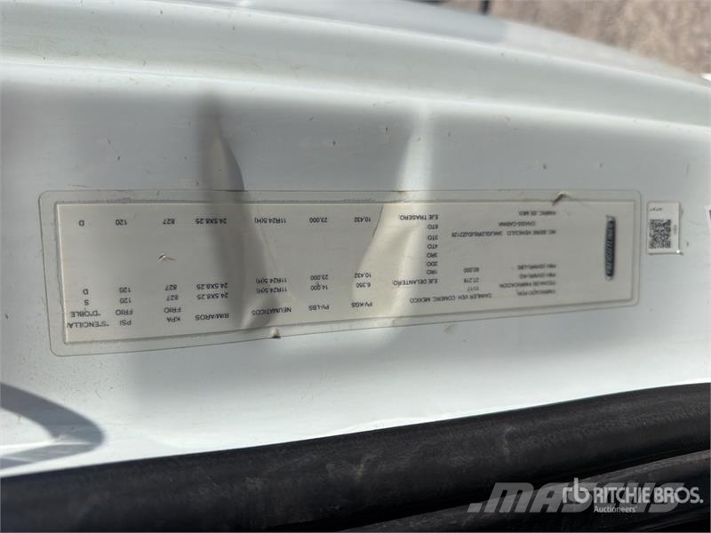Freightliner Cascadia 125 6x4 Tractocamion con Dormitorio / T/A Cabezas tractoras