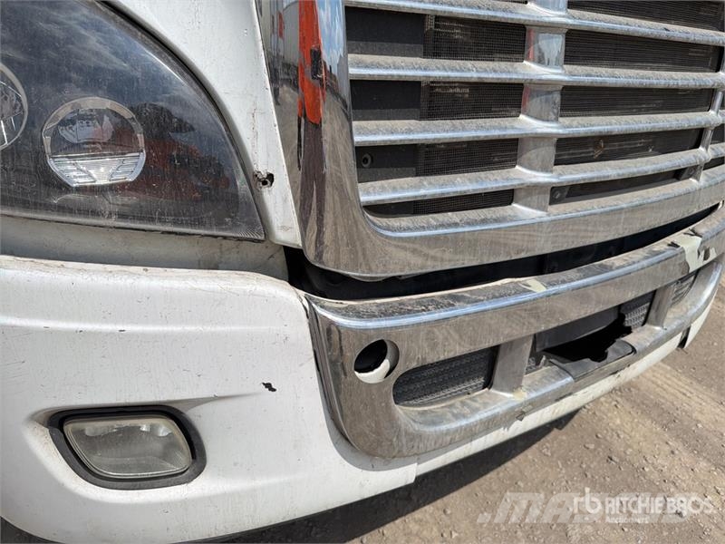Freightliner Cascadia 125 6x4 Tractocamion con Dormitorio / T/A Cabezas tractoras
