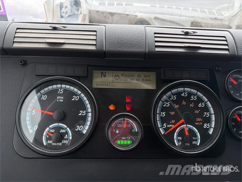 Freightliner Cascadia 125 6x2 Tractocamion con Dormitorio / T/A Sadulveokid
