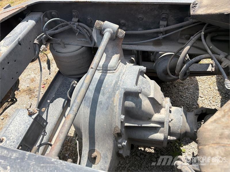 Freightliner Cascadia 125 6x4 Tractocamion con Dormitorio / T/A Cabezas tractoras