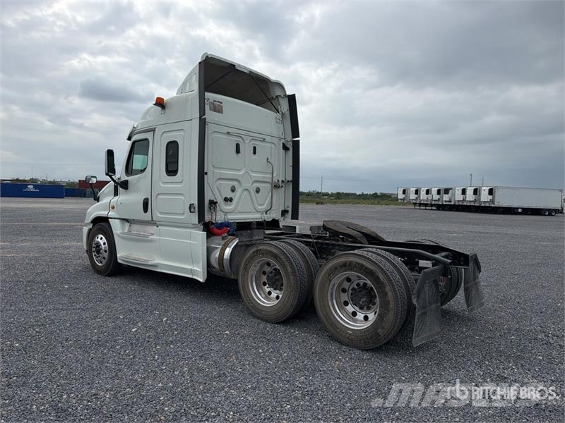 Freightliner Cascadia 125 曳引機組件