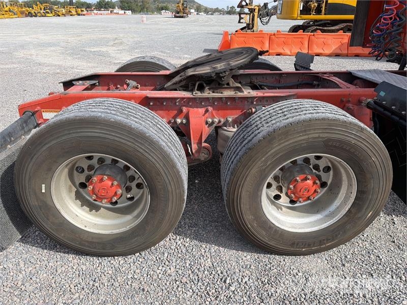 Freightliner Cascadia 125 6x4 Tractocamion con Dormitorio / T/A Nyergesvontatók