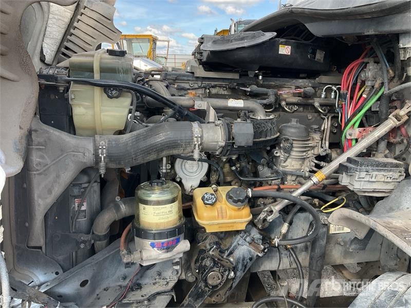 Freightliner Cascadia 125 6x4 Tractocamion con Dormitorio / T/A Tegljači