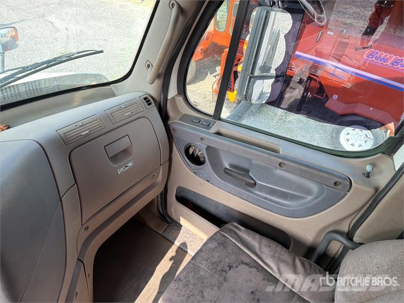 Freightliner Cascadia 125 6x4 Tractocamion con Dormitorio / T/A Sattelzugmaschinen