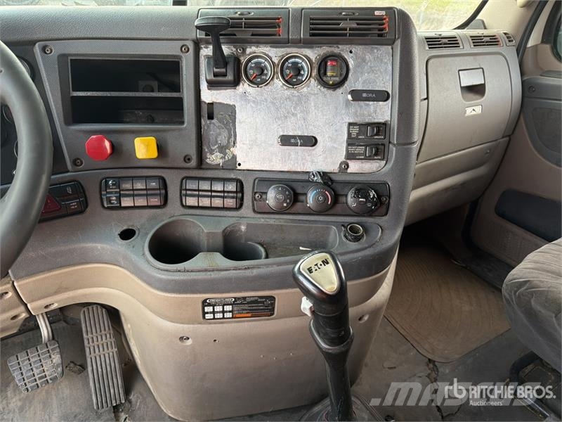 Freightliner Cascadia 125 6x4 Tractocamion con Dormitorio / T/A Sattelzugmaschinen