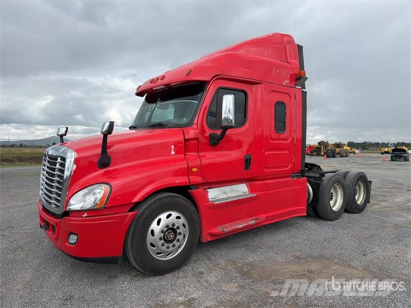 Freightliner Cascadia 125 6x4 Tractocamion con Dormitorio / T/A Sattelzugmaschinen