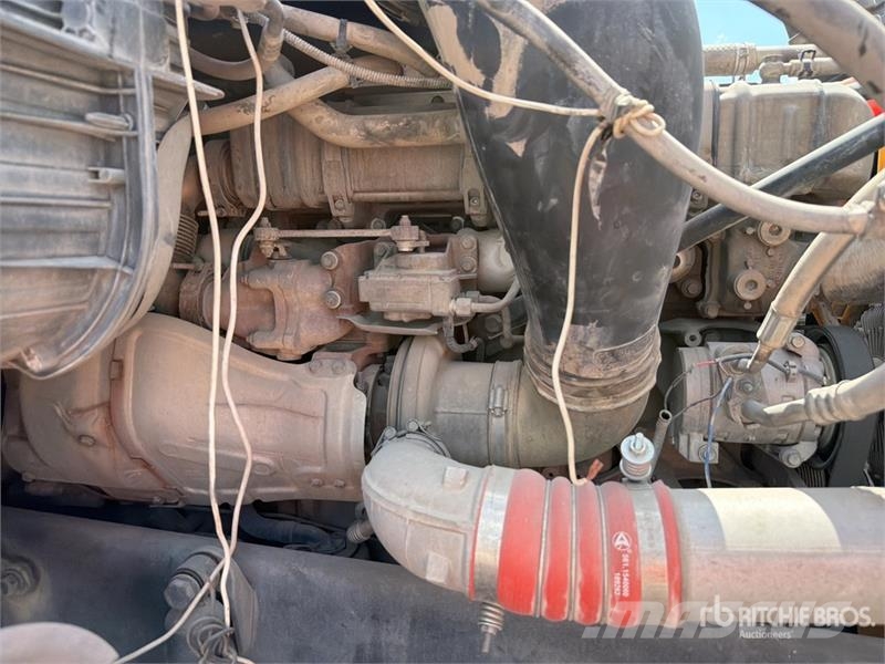 Freightliner Cascadia 125 6x4 Tractocamion con Dormitorio / T/A Cabezas tractoras