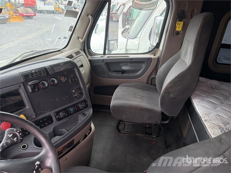 Freightliner Cascadia 125 Sadulveokid