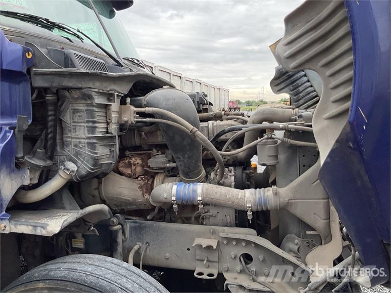 Freightliner Cascadia 6x4 Tractocamion con Dormitorio / T/A Sle Vilcēji