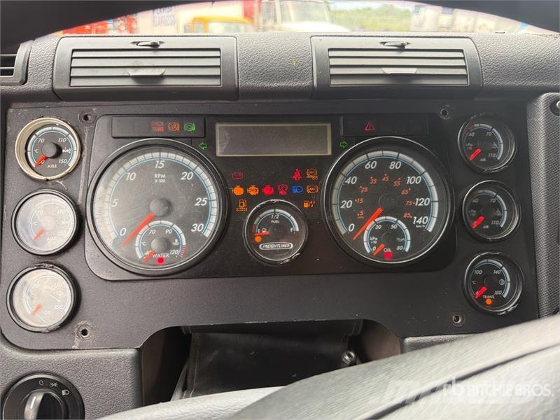 Freightliner Cascadia 125 Sadulveokid