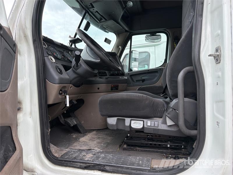 Freightliner Cascadia 125 Truck Tractor Units