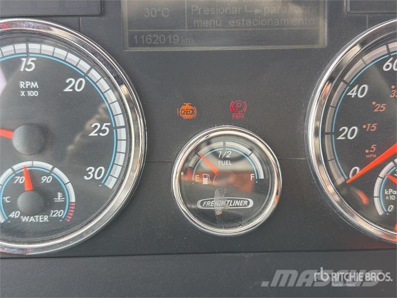 Freightliner Cascadia 125 6x4 Tractocamion con Dormitorio / T/A Nyergesvontatók