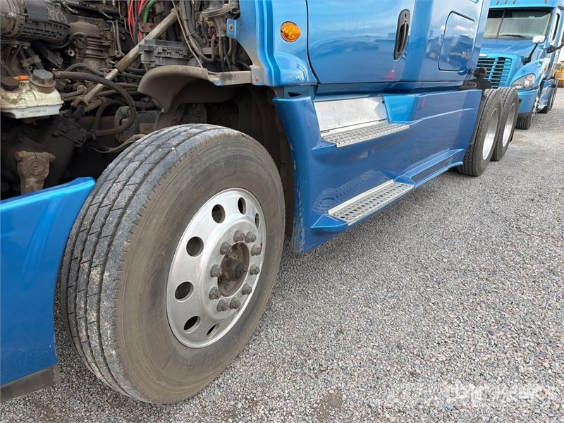 Freightliner Cascadia 125 6x4 Tractocamion con Dormitorio / T/A Седельные тягачи
