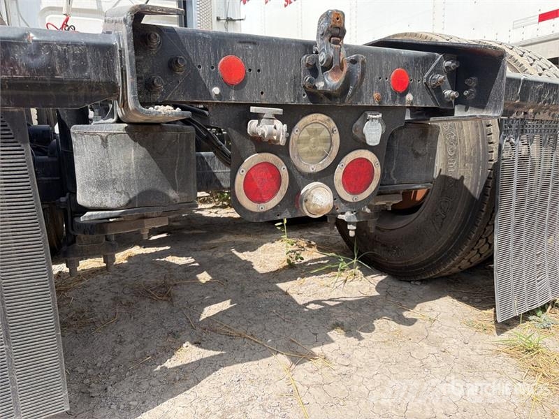 Freightliner Cascadia 125 6x2 Tractocamion con Dormitorio / T/A Cabezas tractoras