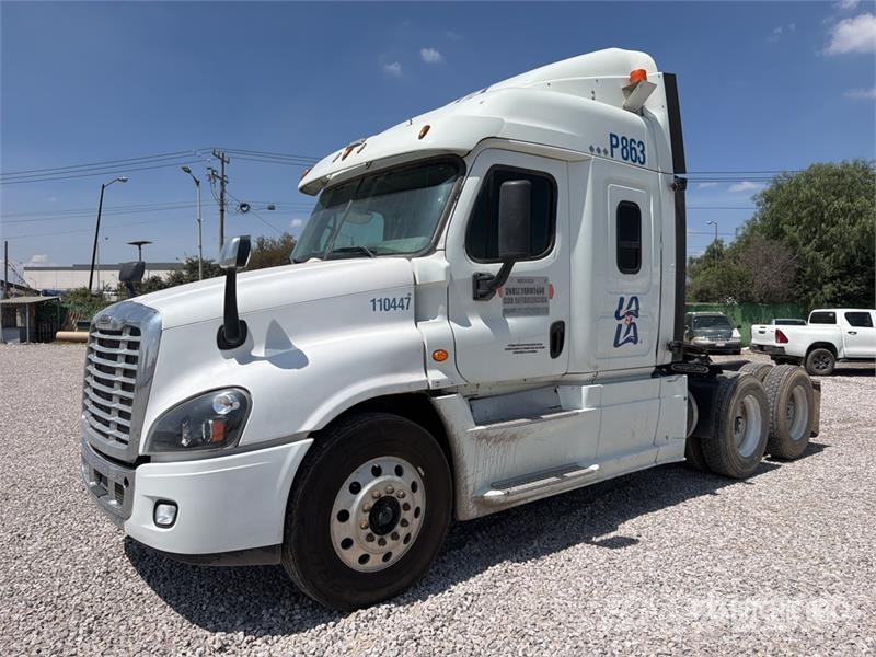 Freightliner Cascadia 125 6x4 Tractocamion con Dormitorio / T/A Cabezas tractoras