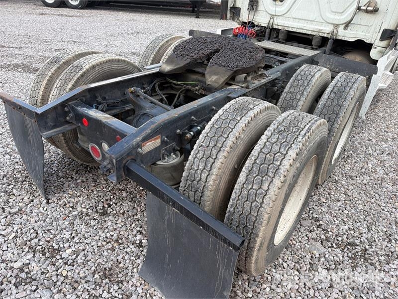 Freightliner Cascadia 125 6x4 Tractocamion con Dormitorio / T/A Cabezas tractoras
