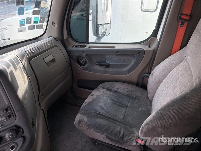 Freightliner Cascadia 125 6x4 Tractocamion con Dormitorio / T/A Sattelzugmaschinen