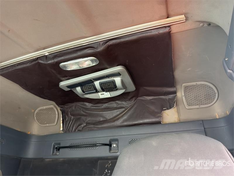 Freightliner Cascadia 125 6x4 Tractocamion con Dormitorio / T/A Cabezas tractoras