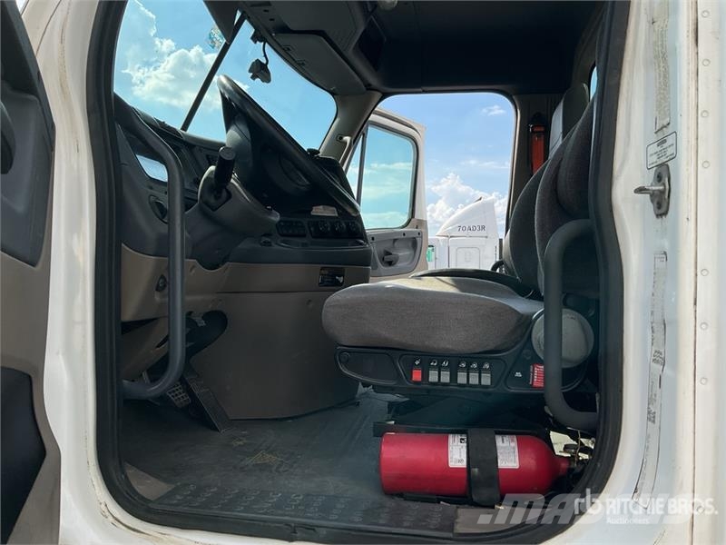 Freightliner Cascadia 20000 L 6x4 Camion Pipa de Agua / Water T Ūdens mašīnas