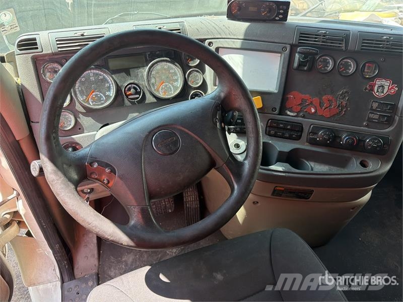 Freightliner Cascadia 125 6x4 Tractocamion con Dormitorio / T/A Cabezas tractoras