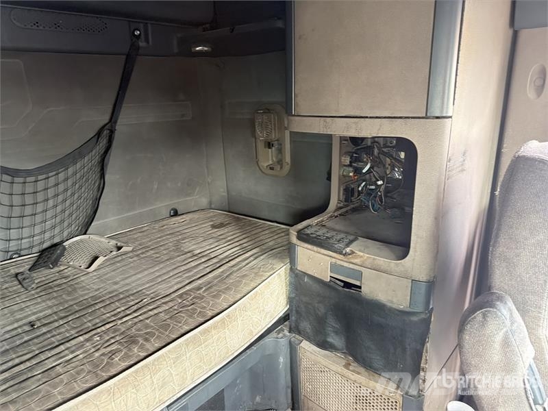 Freightliner Cascadia 125 6x4 Tractocamion con Dormitorio / T/A Sattelzugmaschinen