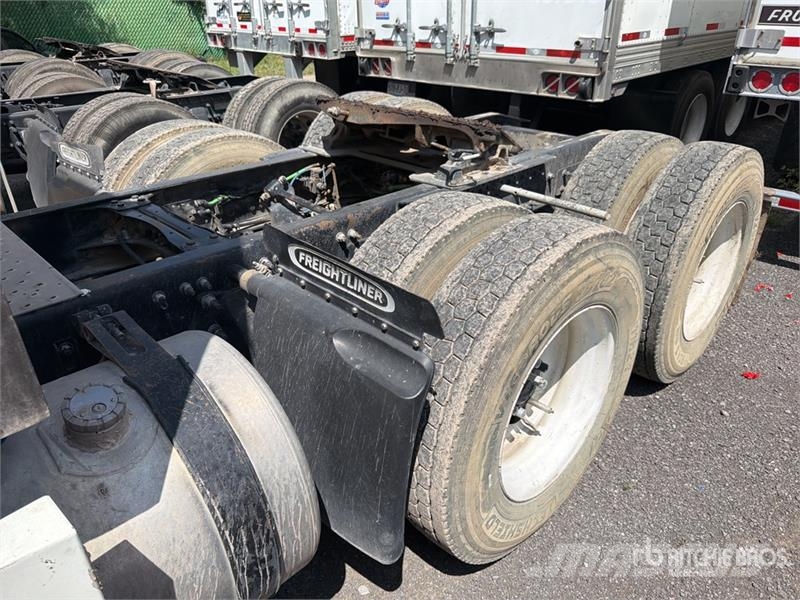 Freightliner Cascadia 125 6x4 Tractocamion con Dormitorio / T/A Cabezas tractoras