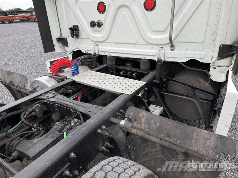 Freightliner Cascadia 125 Truck Tractor Units