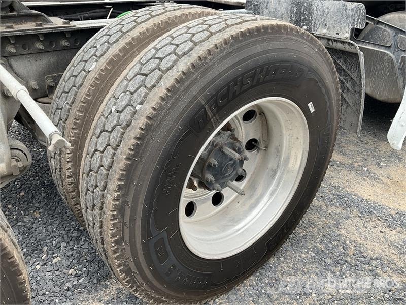 Freightliner Cascadia 125 Truck Tractor Units