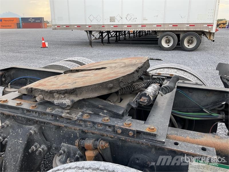 Freightliner Cascadia 6x4 Tractocamion con Dormitorio / T/A Sle Naudoti vilkikai