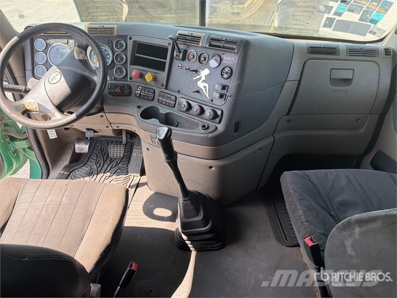 Freightliner Cascadia 125 6x4 Tractocamion con Dormitorio / T/A Cabezas tractoras