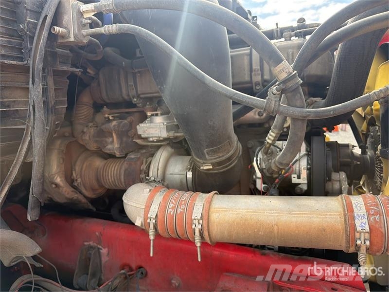 Freightliner Cascadia 125 6x4 Tractocamion con Dormitorio / T/A Tractor Units