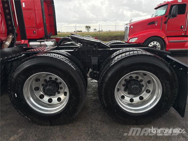 Freightliner Cascadia 126 6x4 Tractocamion con Dormitorio / T/A Sattelzugmaschinen