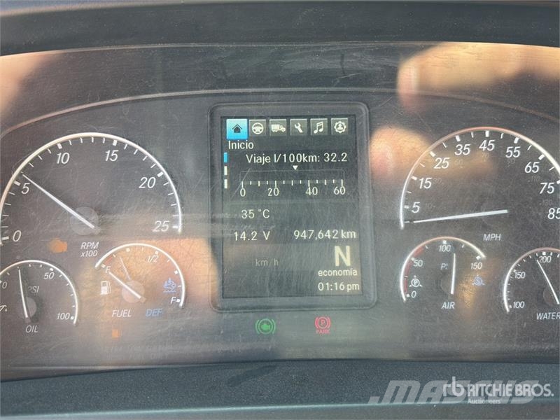 Freightliner Cascadia 126 6x4 Tractocamion con Dormitorio / T/A Tracteur routier