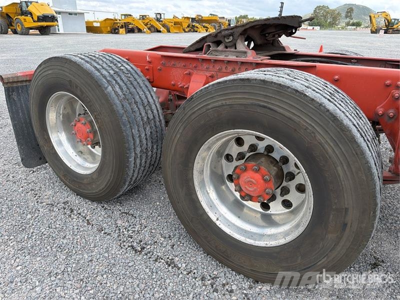 Freightliner Cascadia 125 6x4 Tractocamion con Dormitorio / T/A Motrici e Trattori Stradali