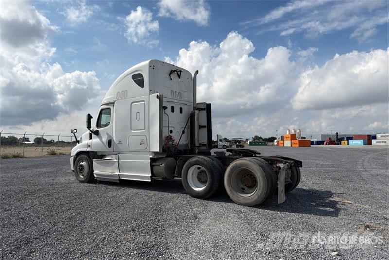 Freightliner Cascadia 125 6x4 Tractocamion con Dormitorio / T/A Sattelzugmaschinen