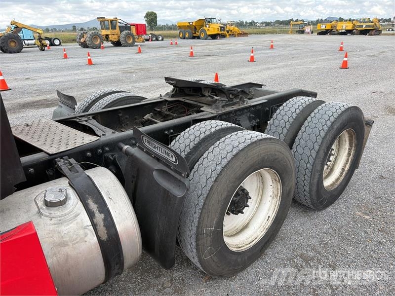 Freightliner Cascadia 125 6x4 Tractocamion con Dormitorio / T/A Sattelzugmaschinen