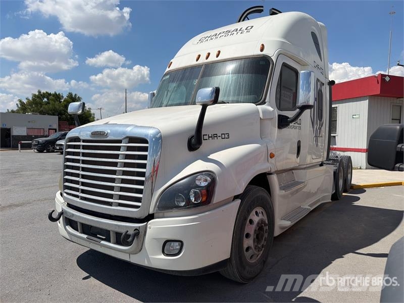Freightliner Cascadia 125 6x2 Tractocamion con Dormitorio / T/A Cabezas tractoras