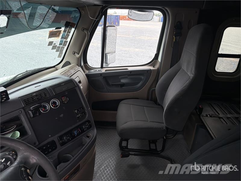 Freightliner Cascadia 125 Sadulveokid