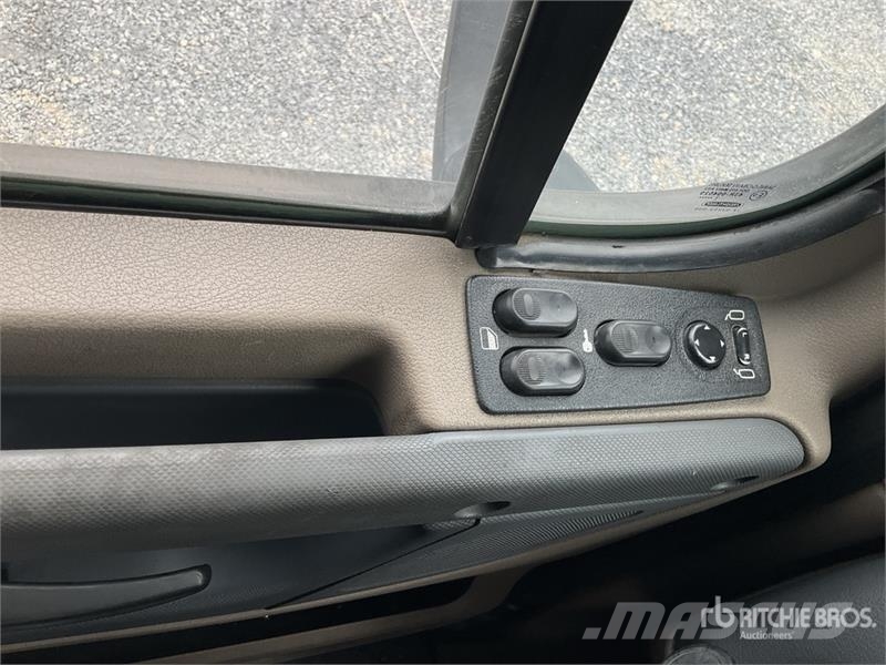 Freightliner Cascadia 125 Truck Tractor Units