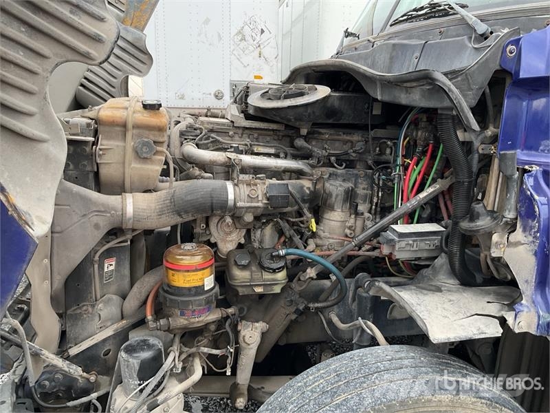 Freightliner Cascadia 6x4 Tractocamion con Dormitorio / T/A Sle Vilcēji